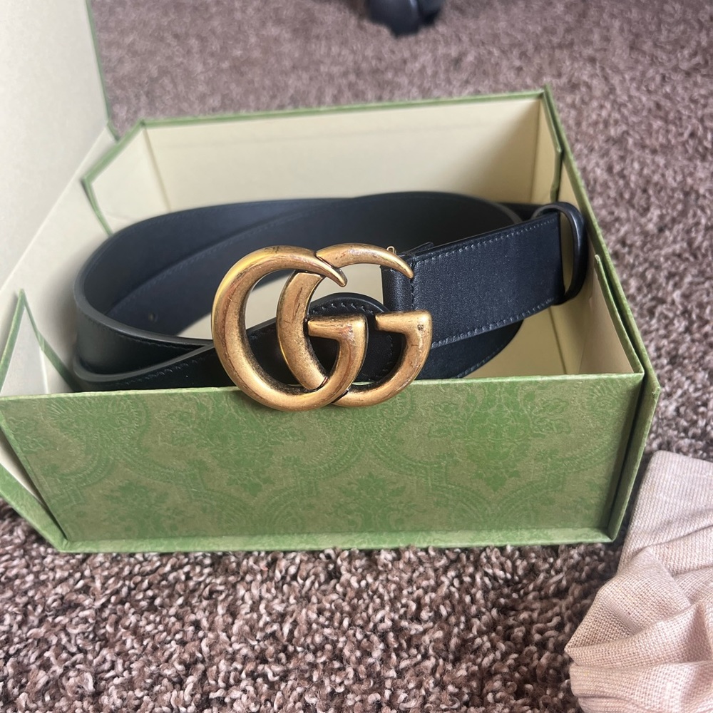 Gucci belt gold size 90 (women’s size 8)